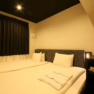 3* ホテル トラッド リプレイ